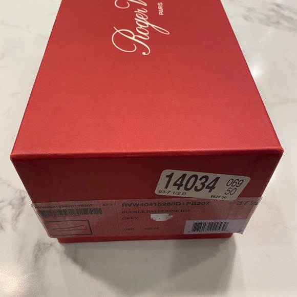 Roger Vivier Gray Patent Trompette Flats - Picture 7 of 7